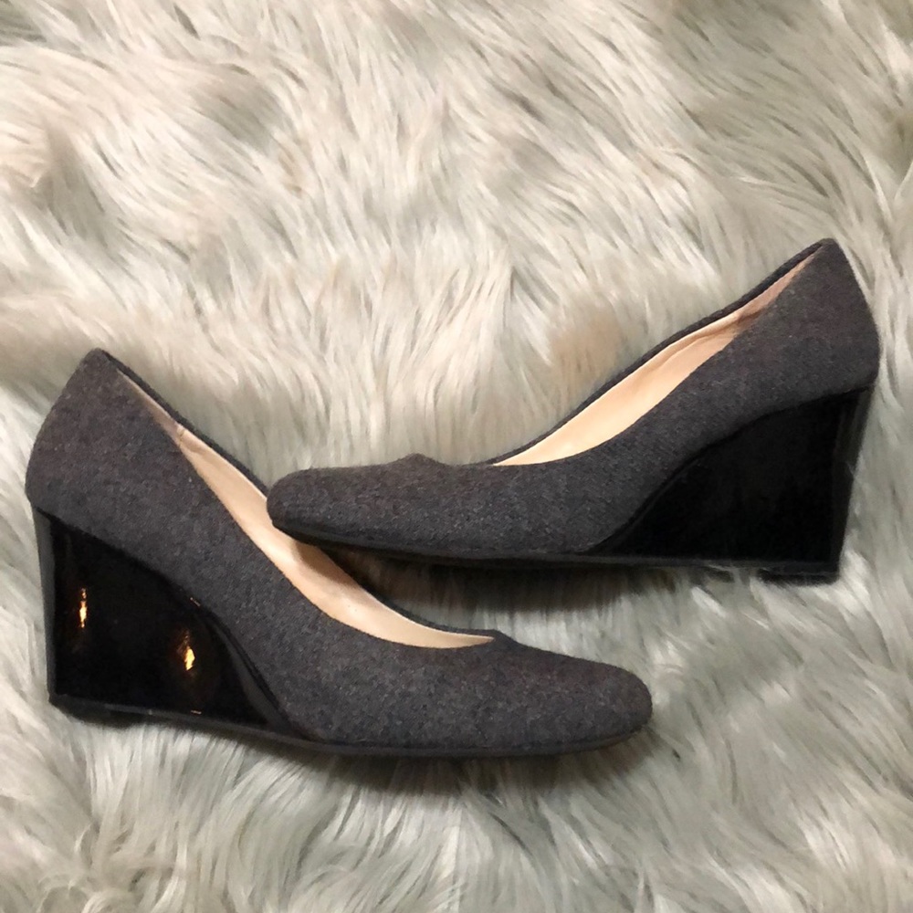 Nine West Gray & Black Wedges